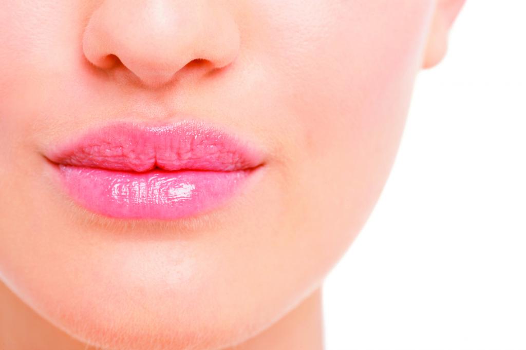 Фото к теме статьи: Как сделать привлекательные губы